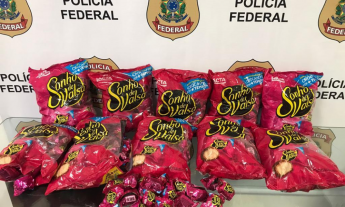 Francesa é presa com bombons recheados de cocaína em Aeroporto