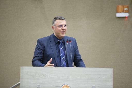 Projeto de Lei do vereador João Carlos propõe plantio de árvores a cada nascimento na rede pública de saúde.