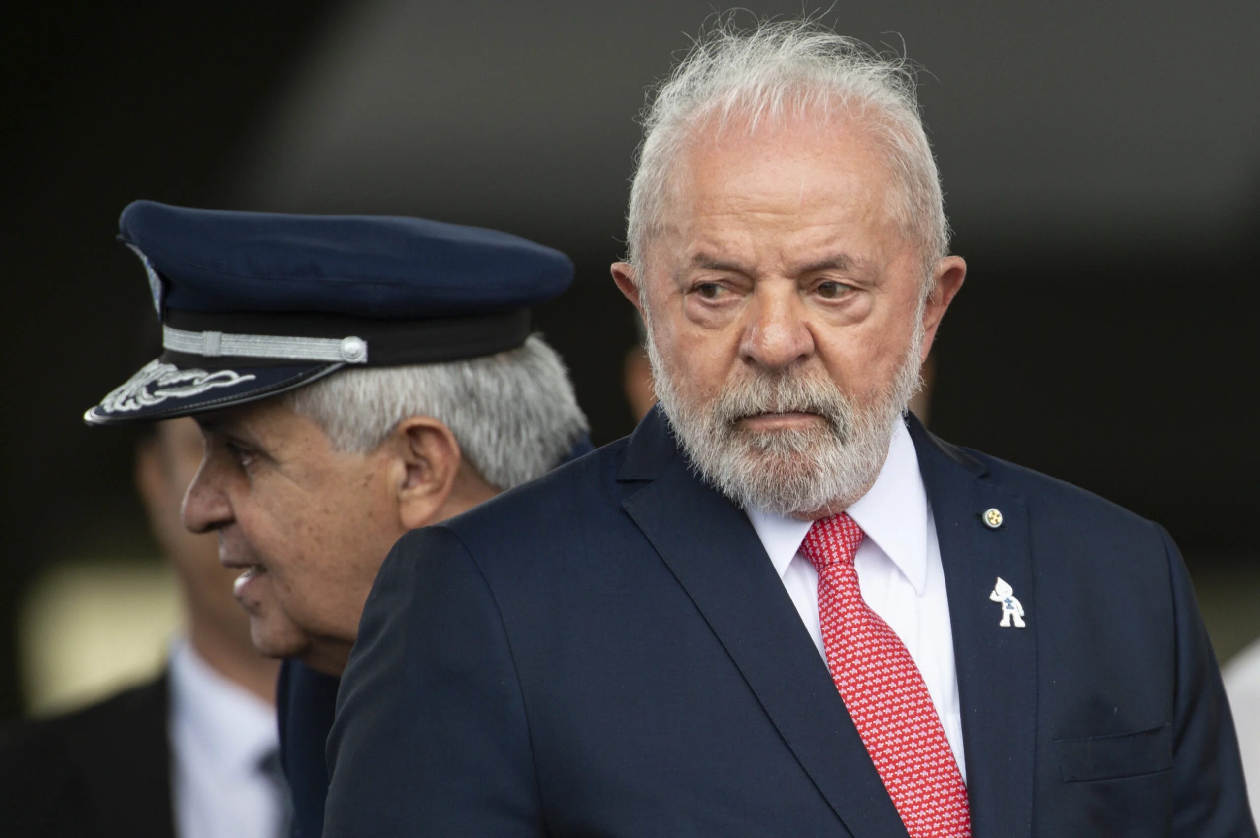Aliados de Lula querem alterar artigo 142 da Constituição