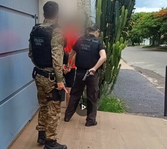 Após chá revelação, homem é preso por agredir namorada grávida em GO