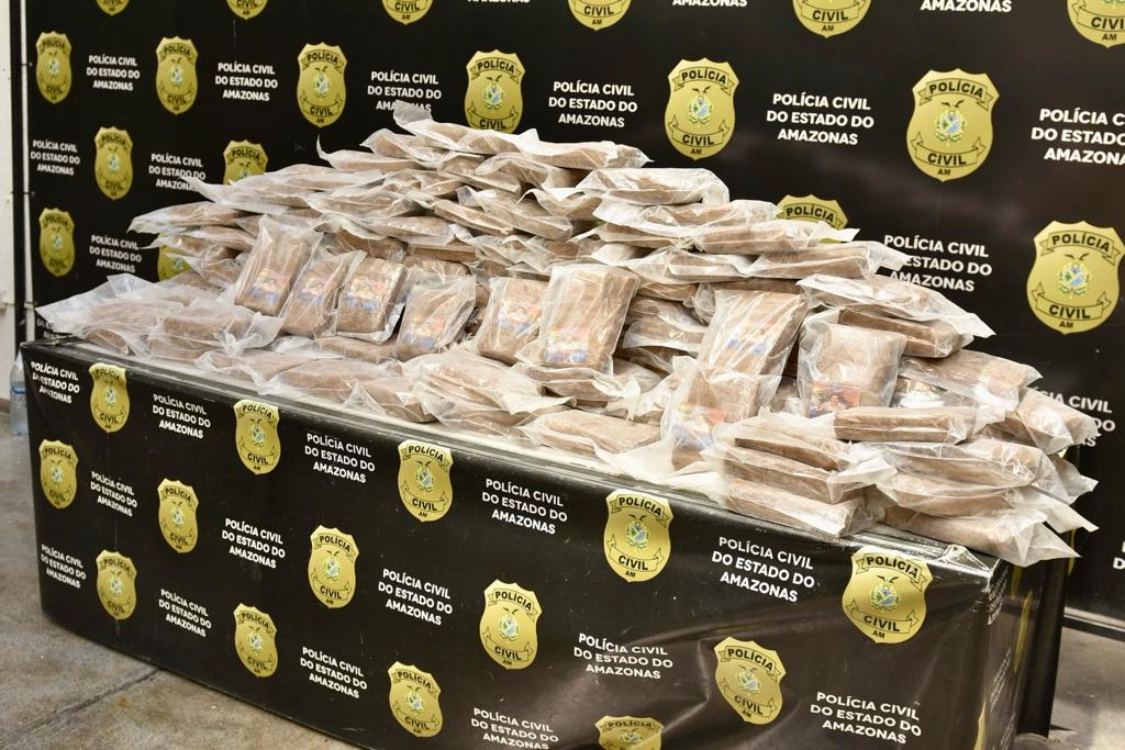 Vídeo: Polícia Civil do Amazonas desarticula laboratório de drogas e apreende cerca de 130 quilos de skunk avaliados em R$ 1 milhão