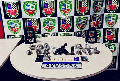 Homem é preso pela Polícia Militar do Amazonas com arma de fogo e drogas