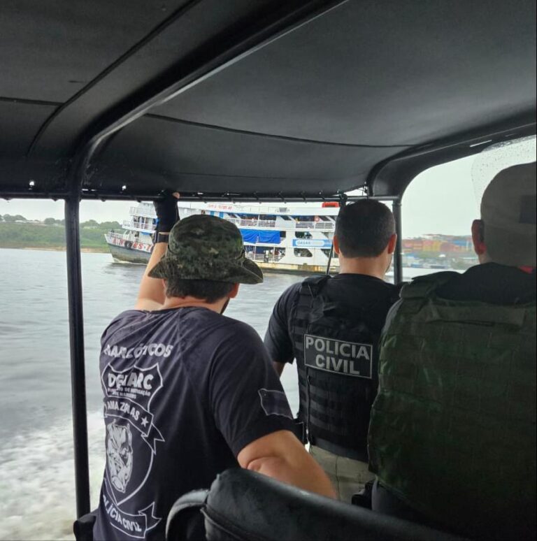 Após apreensão de drogas na Base Arpão I, PC-AM prende três indivíduos e apreende embarcação