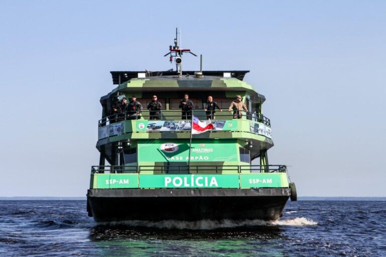 Base Arpão 1: Homem é preso após ser flagrado com 17 kg de cocaína dentro de embarcação em Coari