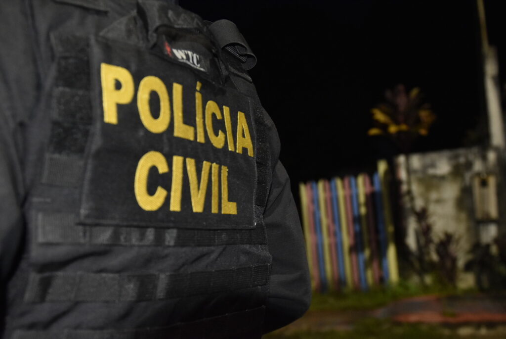 Polícia Civil prende dois indivíduos por crimes cometidos contra as companheiras em Manacapuru