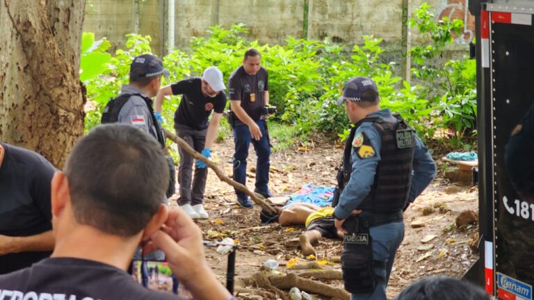 Jovem é encontrado morto em area de mata na Compensa