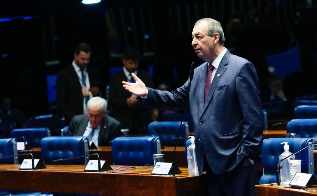 Senador Omar defende política nacional para a Educação em Tempo Integral
