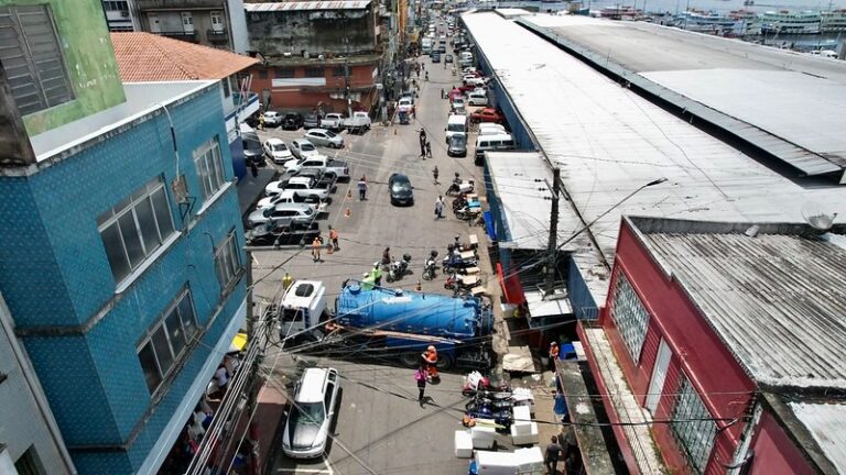 Prefeitura intensifica serviços de limpeza e desobstrução de bueiros no Centro, Betânia e Morro da Liberdade