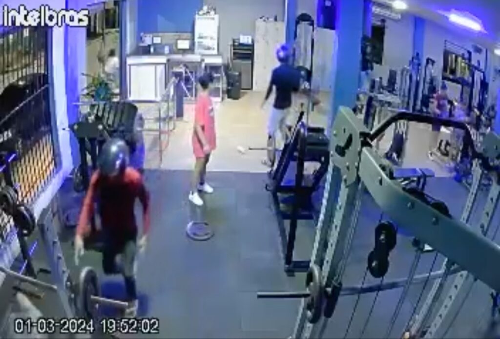 Vídeos: Criminosos armados Roubam vítimas dentro da academia no Conjunto Canarana