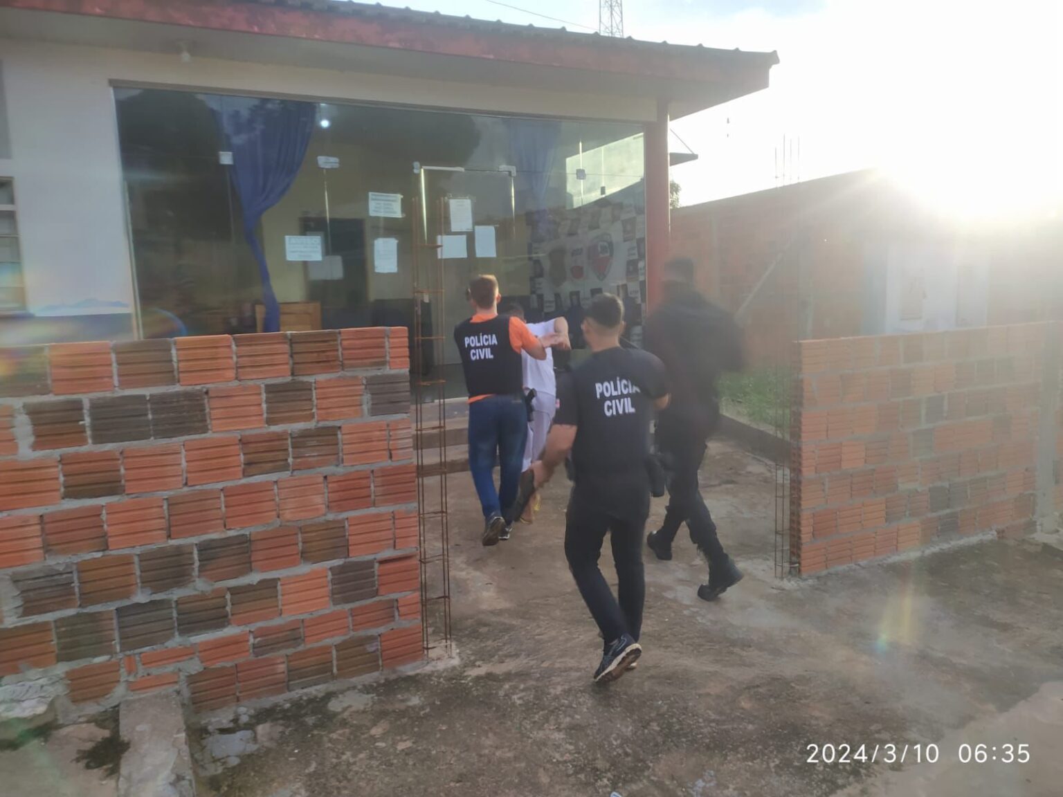 Em Ipixuna, PC-AM prende homem foragido da Justiça do Acre