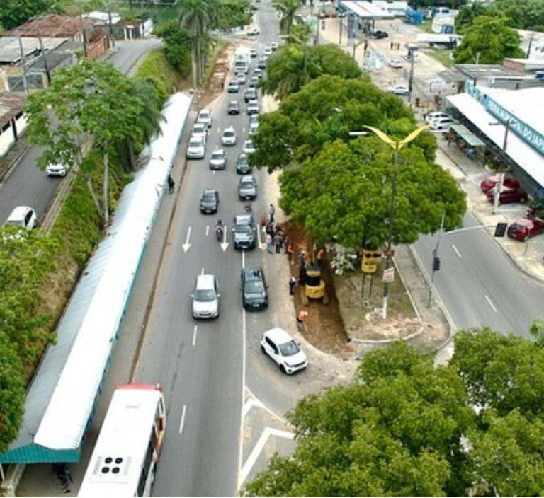 Durante vistoria a trecho em obras no Japiim, secretário anuncia estender soluções para ‘gargalos’ no trânsito em Manaus