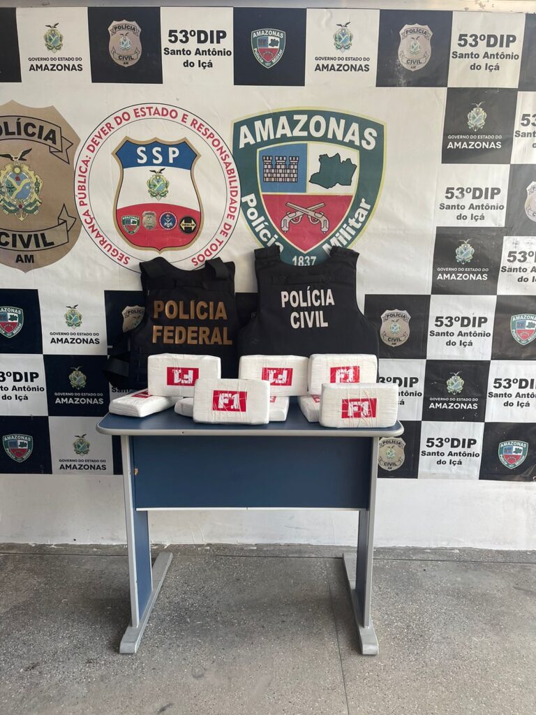 PC-AM, em conjunto com a PF, prende mulher por tráfico de drogas no porto de Santo Antônio do Içá