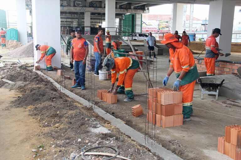 Prefeitura constrói nova pista de skate em Manaus, embaixo do viaduto do Manoa, na zona Norte