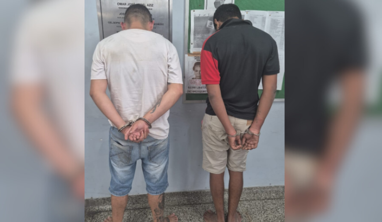 VÍDEO: falsos policiais invadem casa, roubam joias e cachorro em Manaus