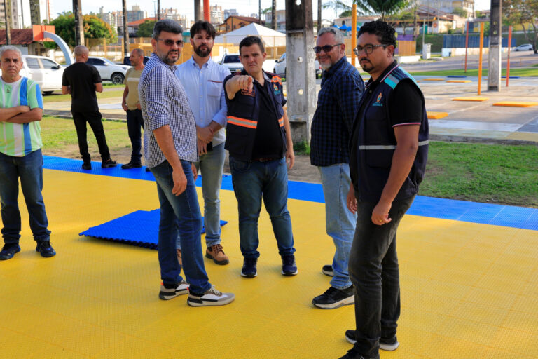 Novas placas modulares começam a ser implantadas pela prefeitura nas quadras do CSU do Parque 10