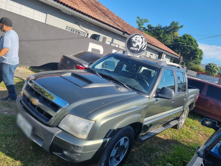 Polícia Civil prende dupla envolvida em roubo, adulteração e receptação de veículo em Manaus
