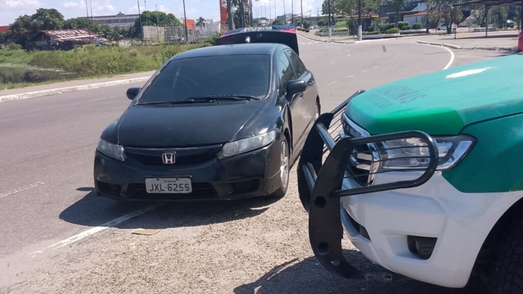 Homem é encontrado morto dentro de veículo na Zona Sul de Manaus; vídeo