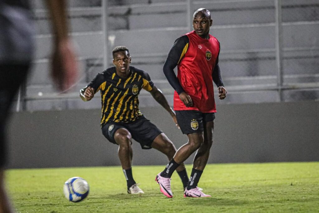 Amazonas recebe Chapecoense em busca de primeira sequência de vitórias na Série B