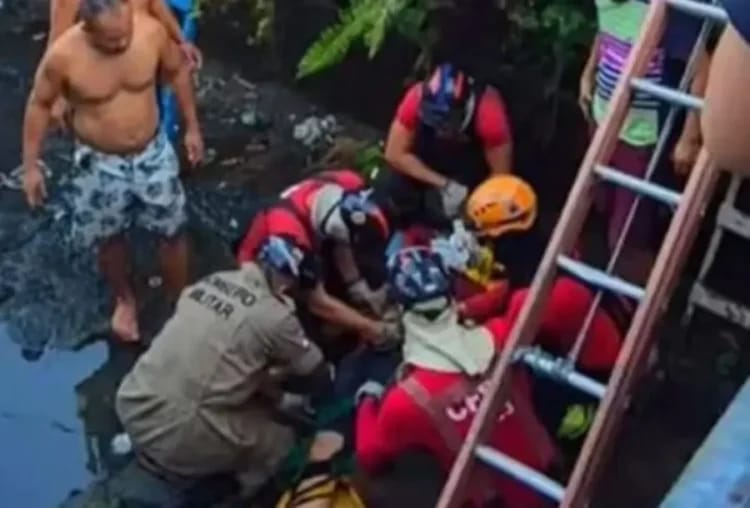 Motociclista perde o controle e cai em igarapé em Manaus