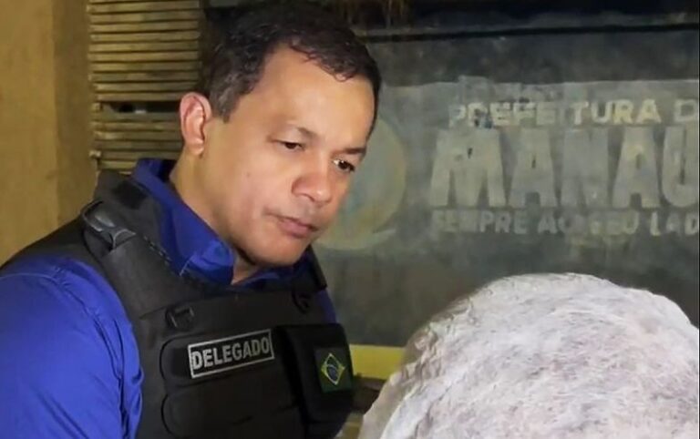 Candidato a vereador, delegado Pablo mostra escola que virou esconderijo de usuários de drogas