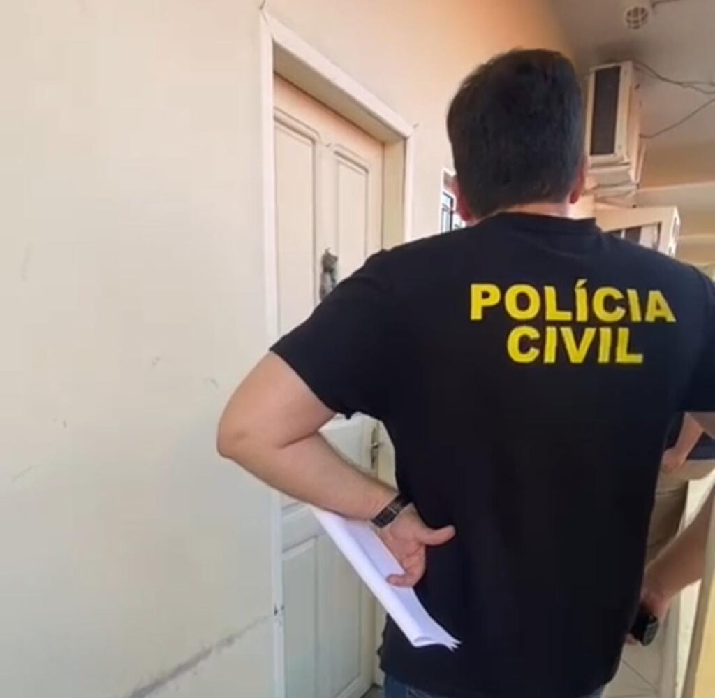 Vídeo: Polícia Civil deflagra operação de combate à pedofilia e prende padre investigado por crimes sexuais contra adolescente em Coari