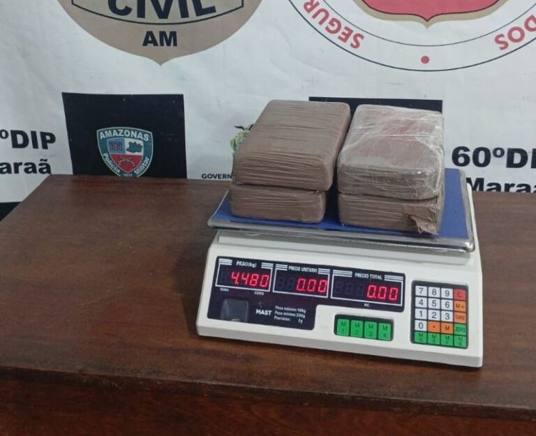 PC-AM apreende cocaína avaliada em R$ 300 mil em embarcação no porto de Maraã