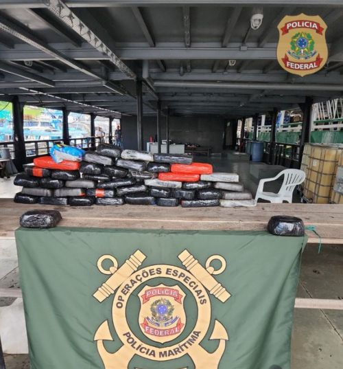 PF apreende 43 kg de drogas no porto de Tabatinga, no AM