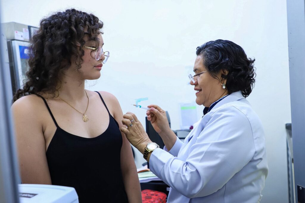 População tem até dia 31 de janeiro para se vacinar contra influenza nas unidades da prefeitura