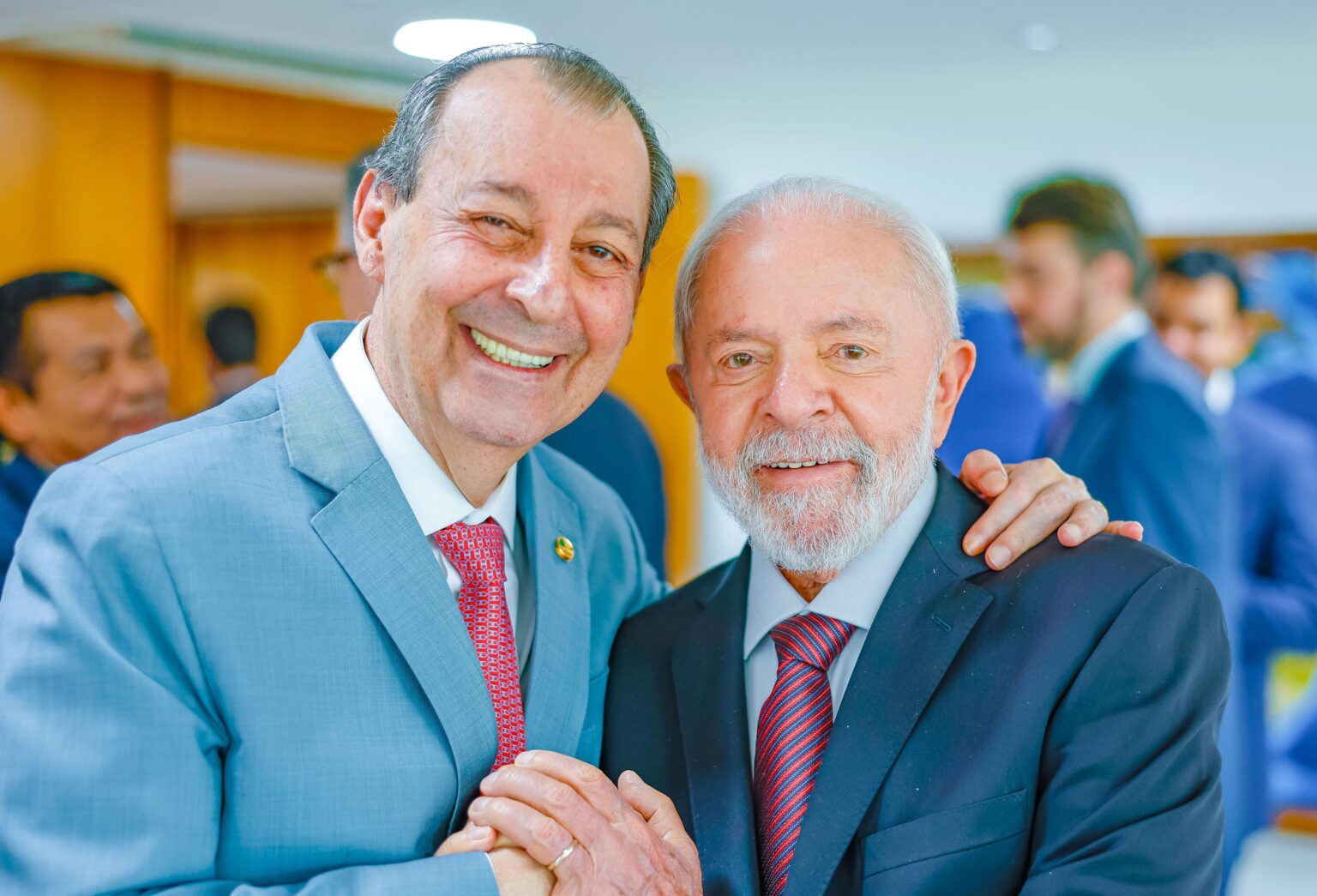 Presidente Lula sanciona e senador Omar destaca defesa dos empregos da Zona Franca de Manaus