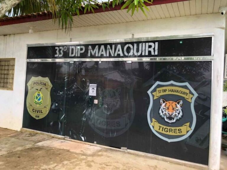 Mulher é presa em Manaquiri por esfaquear marido após flagrá-lo enviando mensagens para outras mulheres