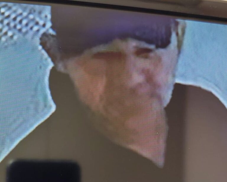Homem é procurado por furtar celulares em clínica na zona leste de Manaus