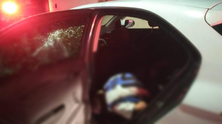 Adolescentes são mortos a tiros dentro de carro na zona leste de Manaus