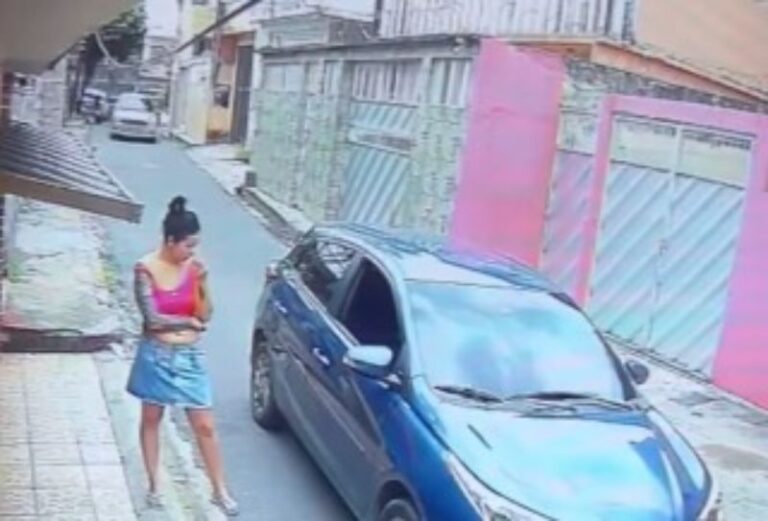 VÍDEO: Homem saca arma e ameaça ex-mulher em frente de casa em Manaus; vítima diz temer pela vida