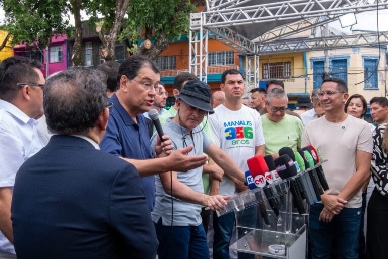 Eduardo Braga participa da inauguração da Praça dos Remédios e reforça compromisso com o patrimônio histórico de Manaus