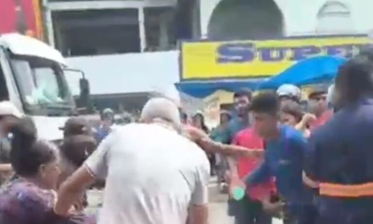 VÍDEO: Homem é espancado após ser acusado de filmar partes intímas de menina de 3 anos dentro de supermercado em Manaus