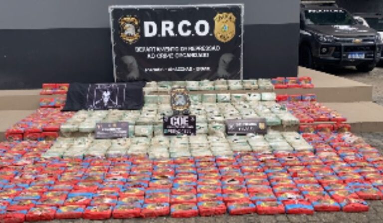 Polícia apreende 700 kg de cocaína após confronto com traficantes no Rio Solimões, no AM