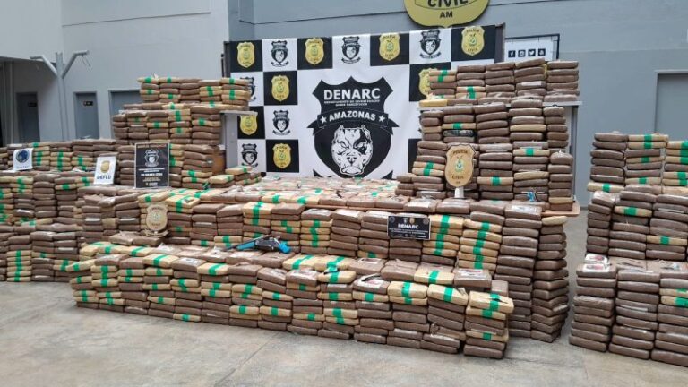 PC-AM apreende mais de uma tonelada de skunk em sítio de Iranduba e prende cinco suspeitos