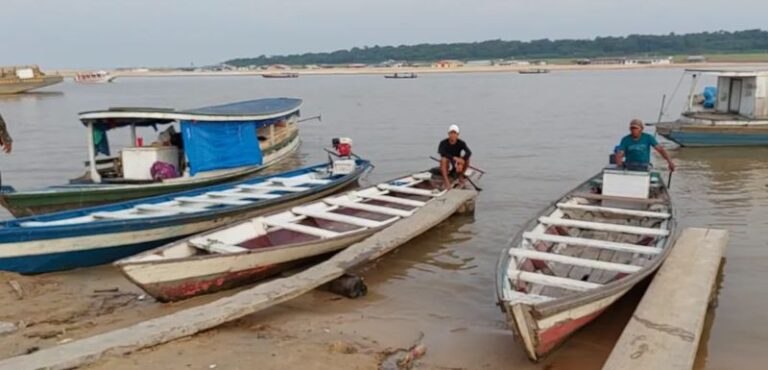 Casal suspeito de armar ‘casinha’ é morto a tiros dentro de lancha em Tefé, no AM