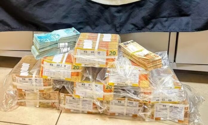 PF apreende R$ 390 mil em Manaus e investiga possível desvio de recursos federais