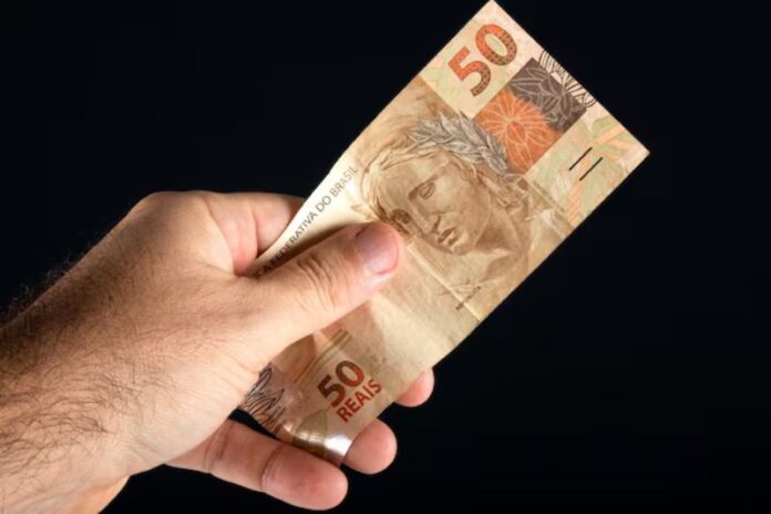 ALERTA: Comerciantes denunciam circulação de notas falsas de R$ 50 na zona oeste de Manaus