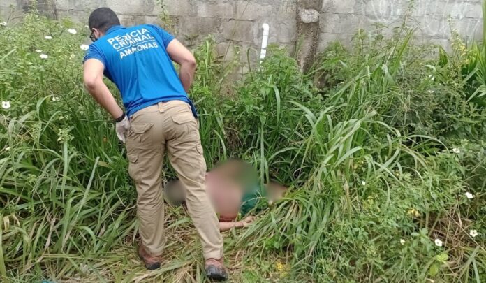 Homem é espancado até a morte e corpo é abandonado no bairro Santa Etelvina, em Manaus