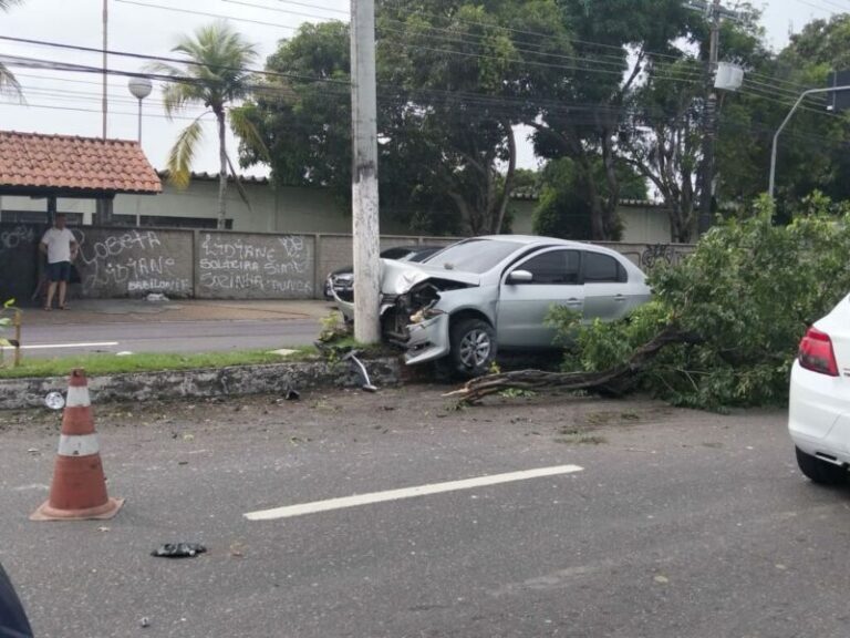 Policial fica ferido e dois suspeitos são presos após perseguição na zona centro-sul de Manaus
