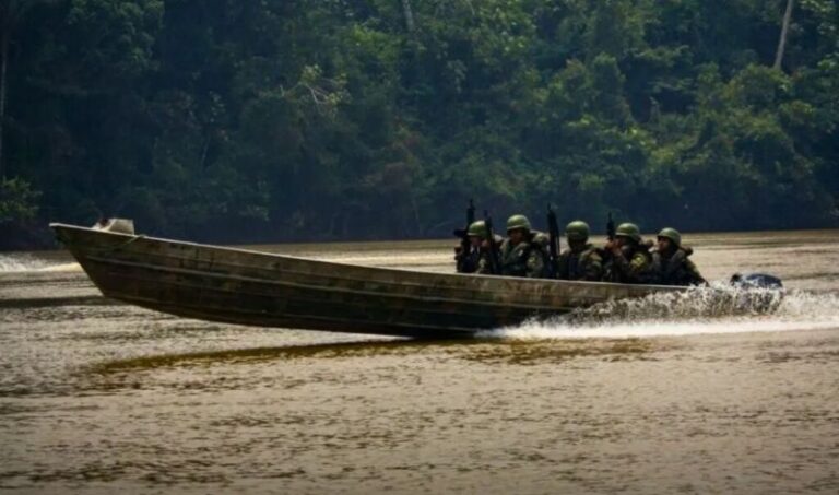 Exército apreende 112 kg de skunk e arma em operação na fronteira entre Brasil e Colômbia