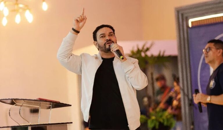 Corpo de cantor que desapareceu após naufrágio no Encontro das Águas é encontrado, confirma CBMAM