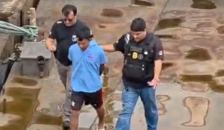 Suspeito de matar colega a facadas dentro de barco é preso em Manaus