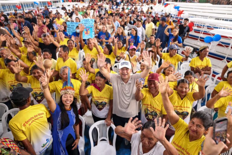 Eduardo Braga entrega obras, fortalece a saúde e acompanha serviços no Alto Solimões